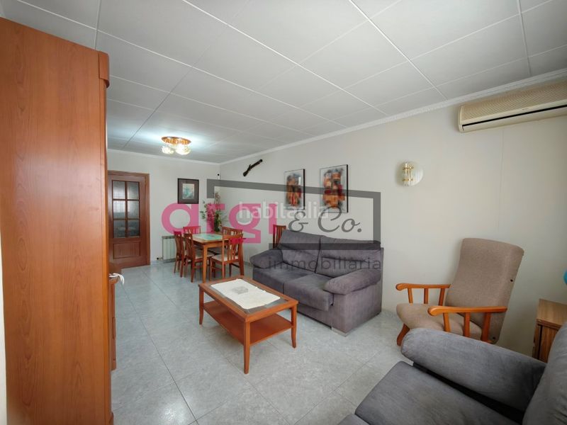Foto cb45a869-0199-405c-aff3-f61004a3d04c. Piso  con terraza en Centre Viladecans