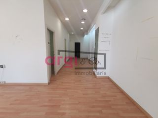Lloguer Local Comercial a La Roureda. Local en alquiler