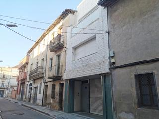 Maison jumelée à La creu 22. Casa con 3 cocinas, en venta en mollerussa.