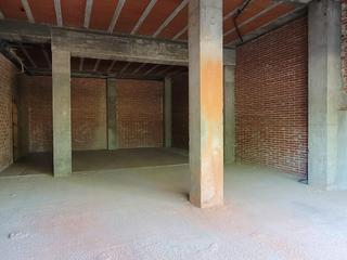 Lloguer Local Comercial a De bellvís 28. Local comercial  almacén en alquiler en mollerussa.
