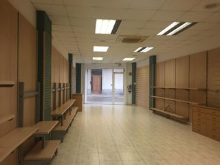 Miete Geschäftsraum in D'arbeca 24. Local en alquiler en mollerussa.