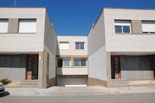 Reihenhaus  Valls d'andorra 1. Casa en conjunto residencial a estrenar en venta, en golmés.