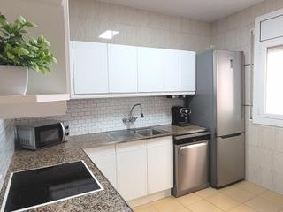 Casa adossada  Jaume i. Casa sostenible con placas solares y cargador eléctrico en belll