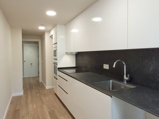 Appartamento  Avinguda d'ermengol v. Venta de pisos 3 dormitorios obra nueva