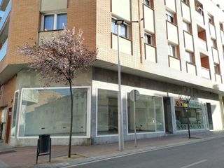 Affitto Locale commerciale in De catalunya 2. Local comercial en venta y alquiler.