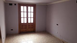 Casa adossada a Jaume i 3. Casa en venta en miralcamp.