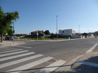 Terreny residencial a Torregrossa 20. Solar urbano en venta, esquinero.