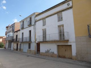 Semi detached house in Major 2. Casa grande en venta, en sidamon.
