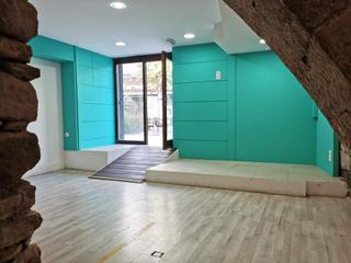 Rent Business premise in De manuel bertrand 6. Local comercial en la plaza manuel beltrand en alquiler, en moll
