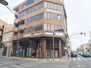 Affitto Locale commerciale in De ferrer i busquets (xamfra amb av. generalitat 2) 85. Local comercial esquinero en alquiler en mollerussa.
