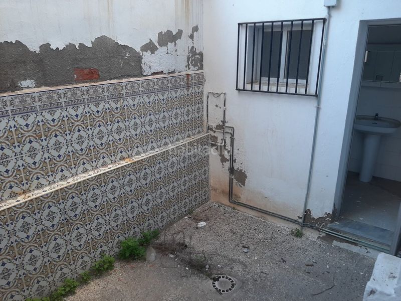 Foto e43ff69a-4b4d-4abf-9a66-927f58b6c2f3. Local comercial a Casco Antiguo Águilas