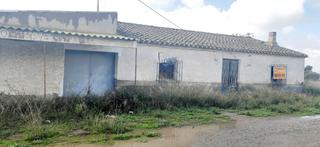Mas à Escucha. Estupenda casa con terreno en la escucha