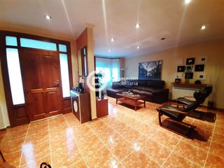 Dúplex en La Viña. Amplio dúplex con cuatro dormitorios en zona de la viña