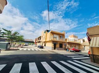 Casa a Casco Antiguo. Casa con 2 viviendas independientes muy amplia en la huerta, agu