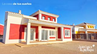 Xalet a Purias. Chalet de 3 dormitorios con solárium en purias