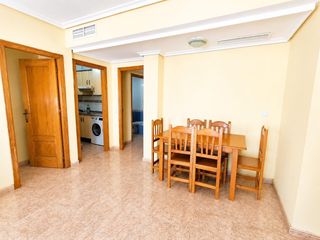 Piso en Casco Antiguo. Piso familiar en el centro de águilas con 3 dormitorios y balcón