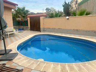 Xalet a Los Collados-Los Geraneos. Chalet de 4 dormitorios con piscina privada en todosol