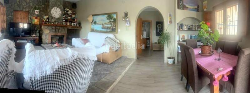 Foto d6c474c1-3b44-496b-bb7d-54c3e11b835a. Chalet  de 4 dormitorios con piscina privada en todosol en Águilas