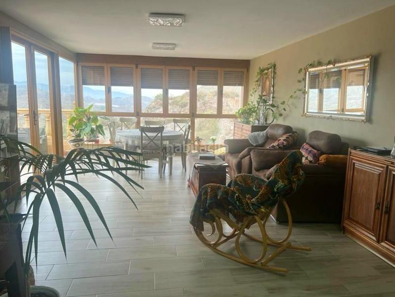 Foto e77518cf-77da-4cb1-9c97-3b06d1bd4804. Chalet  de 4 dormitorios con piscina privada en todosol en Águilas