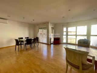 Appartement à Santiago. Piso con tres dormitorios con garaje en avda juan carlos i, vivi