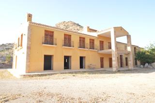Mas à Águilas. Cortijo en venta con parcela a 5 minutos del centro de aguilas