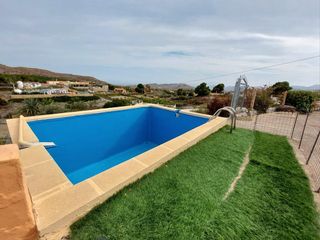Casa a Tébar - Los Arejos. Casa de campo, con piscina y vistas en águilas