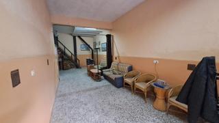 Aparcament cotxe a Casco Antiguo. Garaje diafano con baño y cocina en la huerta