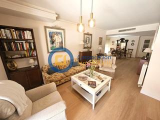 Piso en Santiago. Piso con tres dormitorios y garaje, en pleno centro de lorca