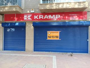 Locale commerciale in Sutullena. Local comercial en alameda de cervantes