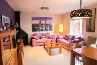 Duplex à San José. Dúplex con cuatro dormitorios y amplio garaje, en la seda