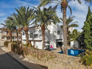 Xalet a El Rubial. Exclusiva villa con 5 dormitorios y piscina privada en calarreon