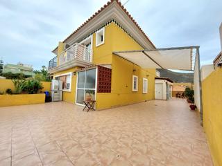 Casa a Calabardina. Dúplex de 5 dormitorios y terraza de 100m2 en calabardina