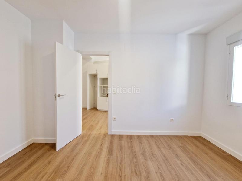 Foto a15706dd-354e-4cd3-b696-1a0bc39b4042. Pis a Casco Antiguo Águilas