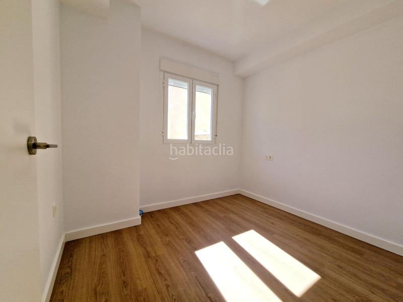 Foto b915fdb9-e796-4af9-94f8-28dded163481. Pis a Casco Antiguo Águilas