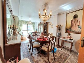 Pis a Casco Antiguo. Piso de 4 dormitorios a un paso de la glorieta y la colonia