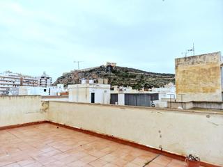 Àtic a Casco Antiguo. Ático de 4 dormitorios con una terraza que enamora en el centro.