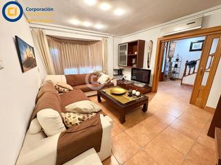 Dúplex en La Viña. Dúplex con cuatro dormitorios y amplio garaje en zona de la viña