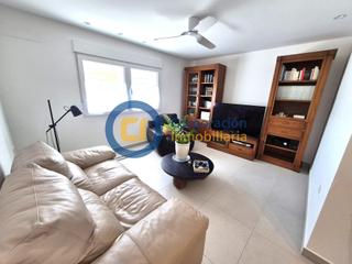 Casa a Puerto Lumbreras. Casa con tres dormitorios, garaje y patio en puerto lumbreras