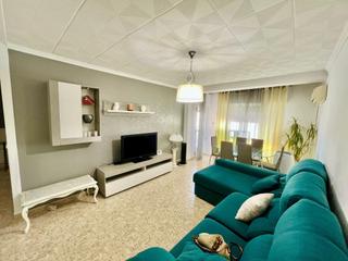 Pis a Casco Antiguo. Piso de 3 habitaciones en el centro de águilas