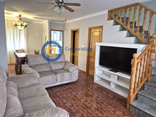 Dúplex en Los Ángeles - Apolonia. Duplex de cuatro dormitorios y garaje en barrio apolonia