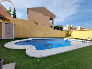Semi detached house in Calabardina. Duplex de 4 dormitorios y piscina privada en calabardina