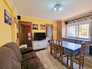 Apartament a El Hornillo. Apartamento de 2 dormitorios en 2 linea de las delicias