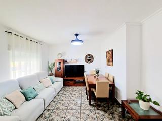 Appartement à Casco Antiguo. Piso en planta baja recientemente renovado con patio privado a u