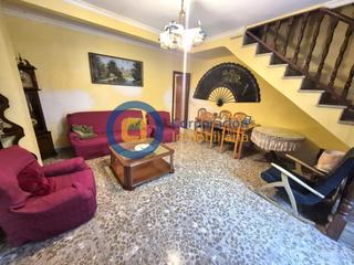 Casa a San Cristóbal - San Diego. Casa con cinco dormitorios en barrio san cristóbal de grandes di