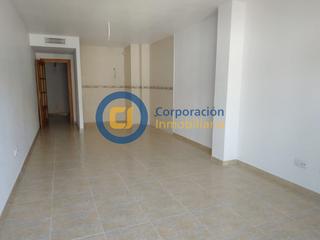 Pis a Puerto Lumbreras. Piso con tres dormitorios y garaje en puerto lumbreras