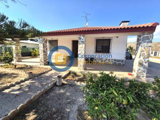 Maison à San Mateo. Casa con tres dormitorios en tercia con parcela vallada