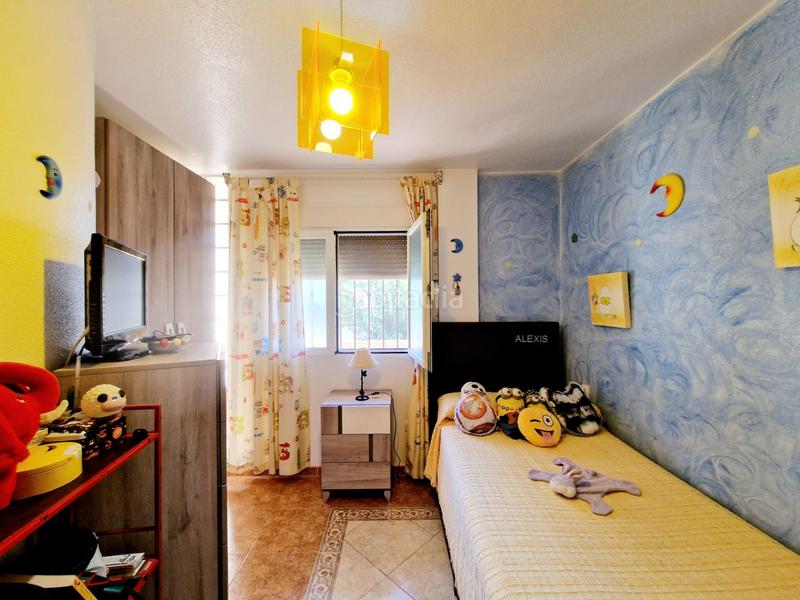 Foto 228fb73f-9e46-49f4-b2a0-ffa2f343b441. Chalet  independiente de 4 dormitorios con amplia parcela en los geraneos en Águilas