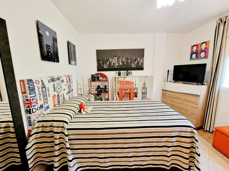 Foto 5e2e2e67-b3ae-4b39-8cb3-bb1e9b550854. Chalet  independiente de 4 dormitorios con amplia parcela en los geraneos en Águilas