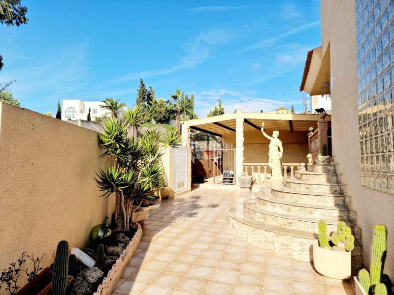 Foto a7b7f567-f6c4-48ee-9e7a-3bdc53b389a9. Chalet  independiente de 4 dormitorios con amplia parcela en los geraneos en Águilas