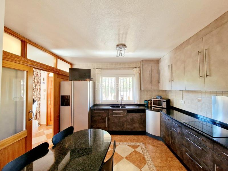 Foto c27fa82c-19cd-40a1-a223-37b909d785e8. Chalet  independiente de 4 dormitorios con amplia parcela en los geraneos en Águilas